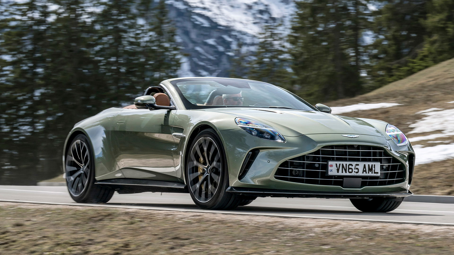 Aston Martin Vantage Roadster, avant
