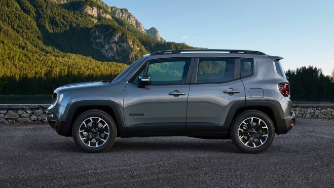 Jeep Renegade Plug in Hybrid 2024 côté Jeep Renegade Plug in Hybrid 2024 côté