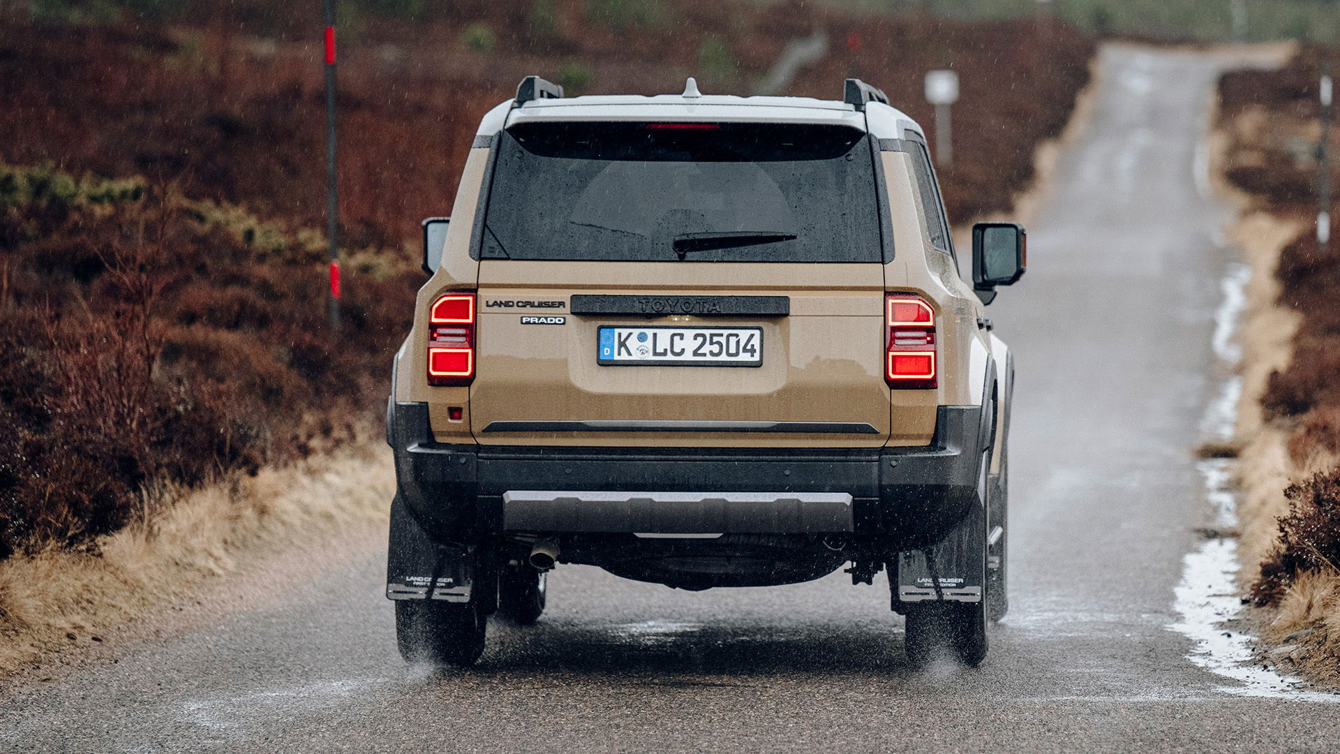 Toyota Land Cruiser - arrière, conduite