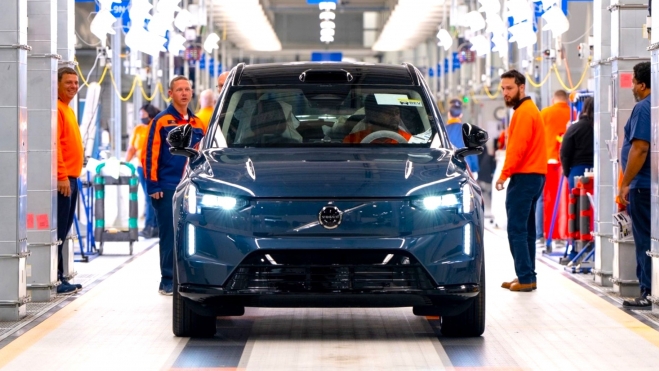La Volvo Ex90, la version électrique du SUV XC90, est le dernier modèle publié par la marque suédoise. La Volvo Ex90, la version électrique du SUV XC90, est le dernier modèle publié par la marque suédoise.