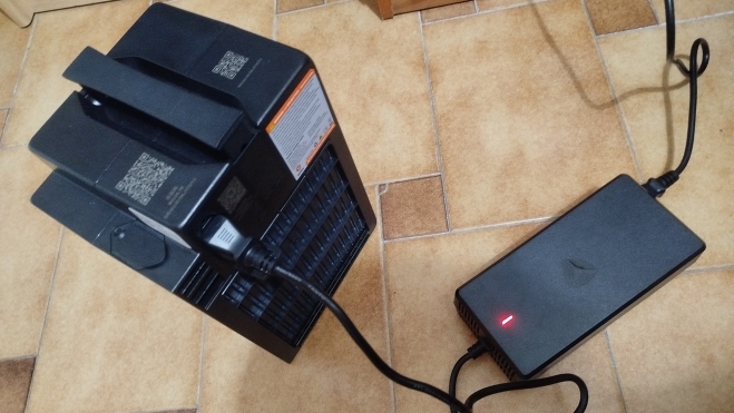 Pour le charger à 80%, environ 4 heures sont nécessaires. Pour le charger à 80%, environ 4 heures sont nécessaires.