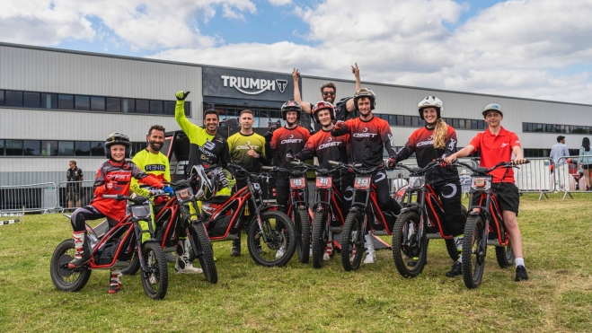 L'implication de Triumph est totale. L'implication de Triumph est totale.