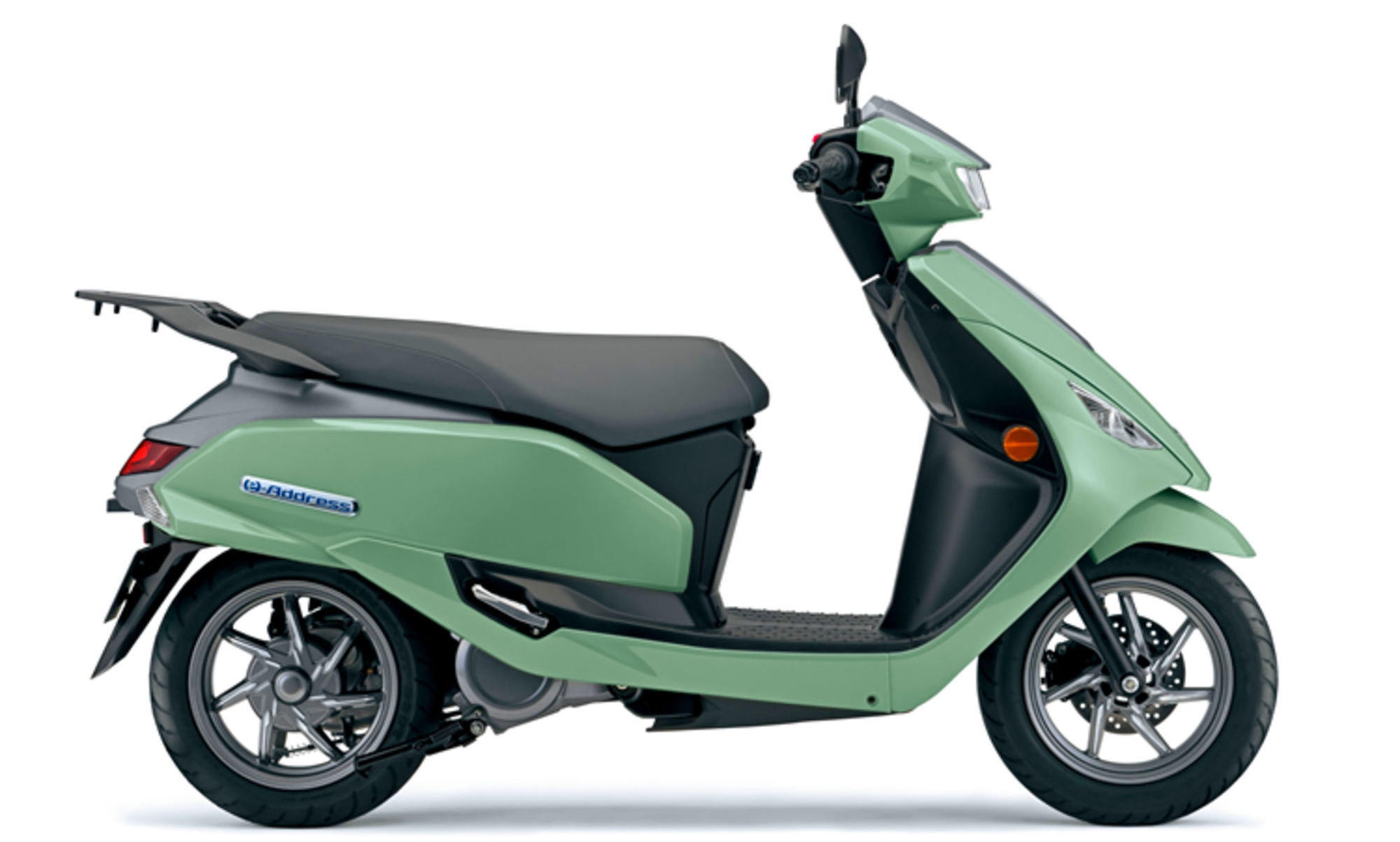 Roues 12 pouces et système de freinage combiné. Roues 12 pouces et système de freinage combiné.