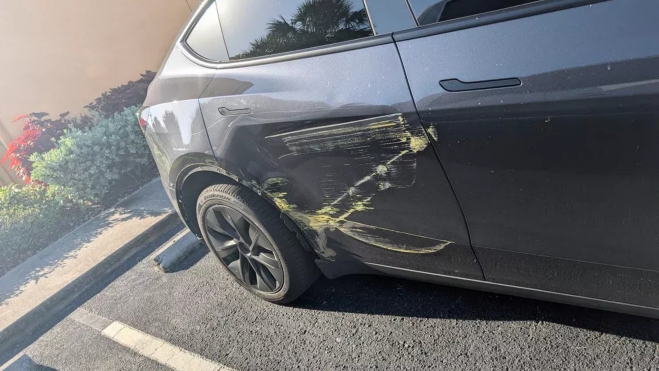 Modèle Tesla et choc avant Modèle Tesla et choc avant