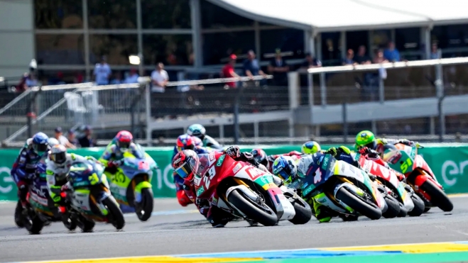 Les compétitions peuvent être une grande répartition pour les motos électriques. Les compétitions peuvent être une grande répartition pour les motos électriques.