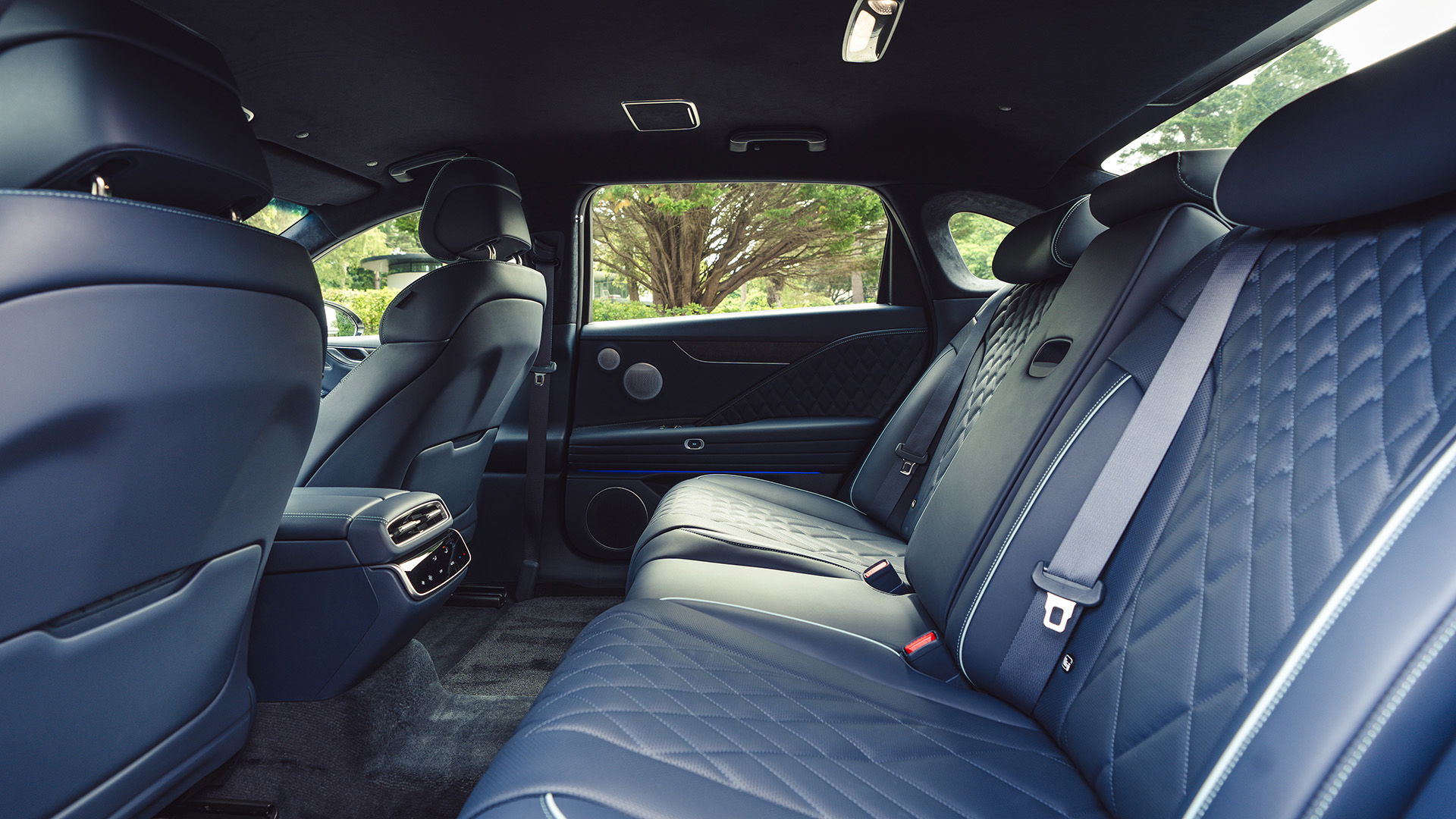 Genesis électrifié G80, intérieur, arrière