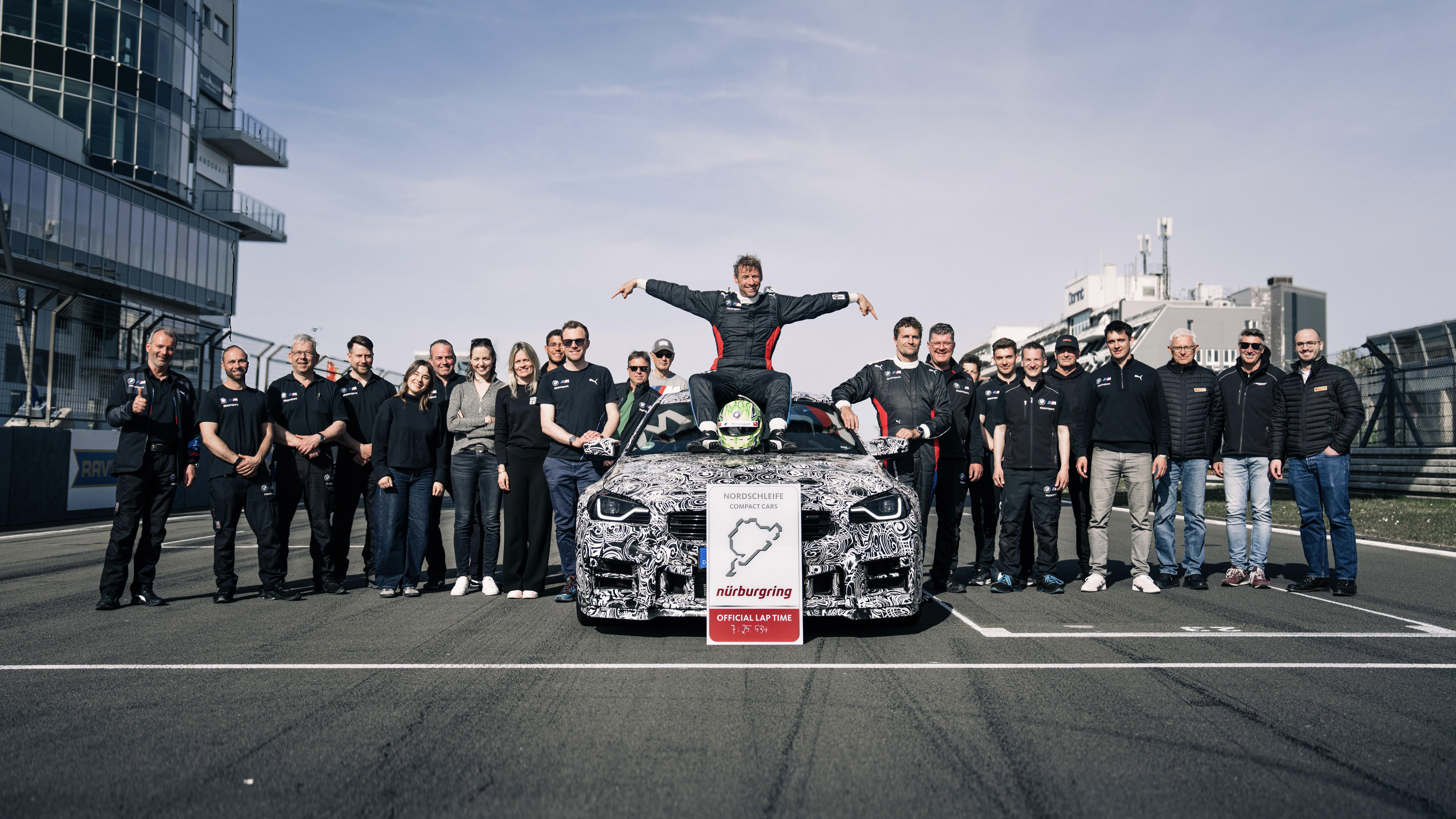 Équipe BMW M avec M2 CS