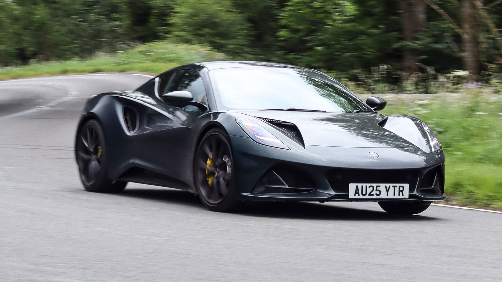 Lotus Emira Turbo SE - Front, conduite