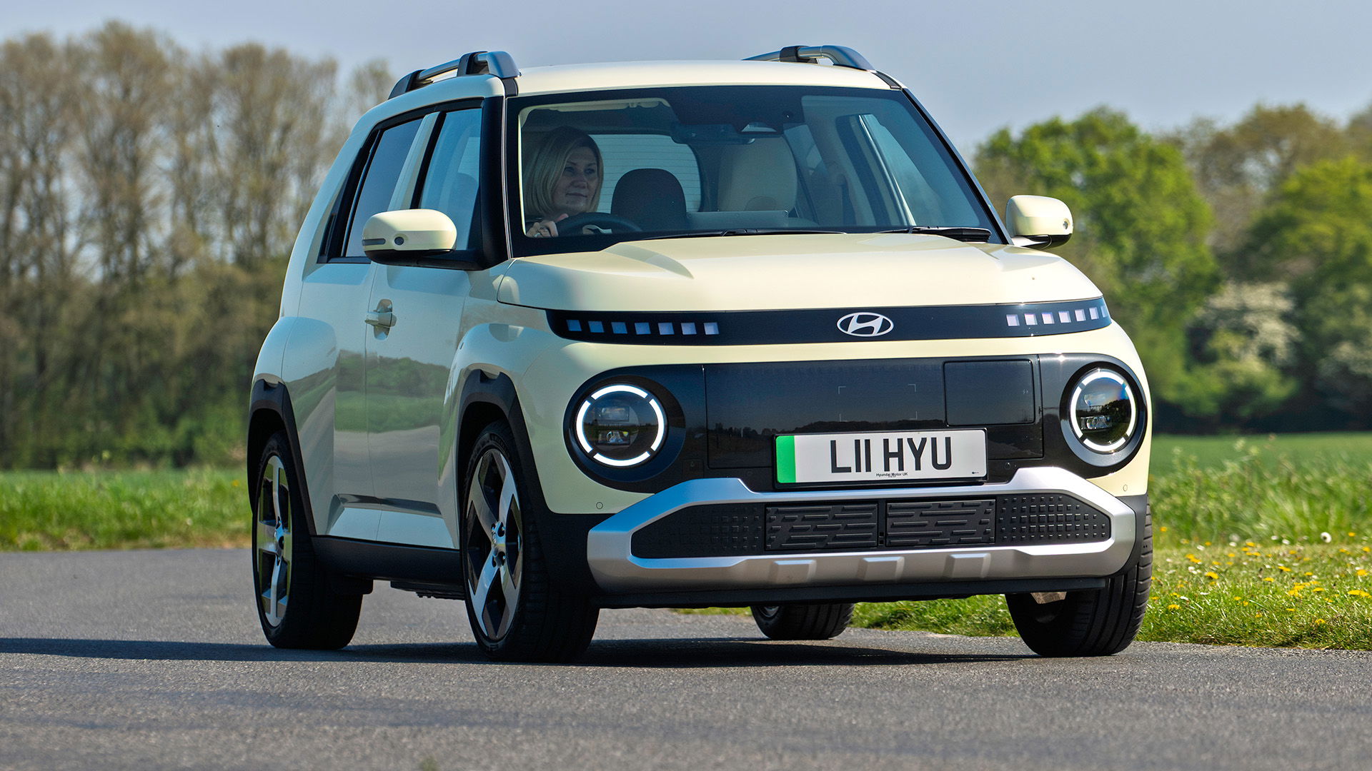 Inster Hyundai, avant