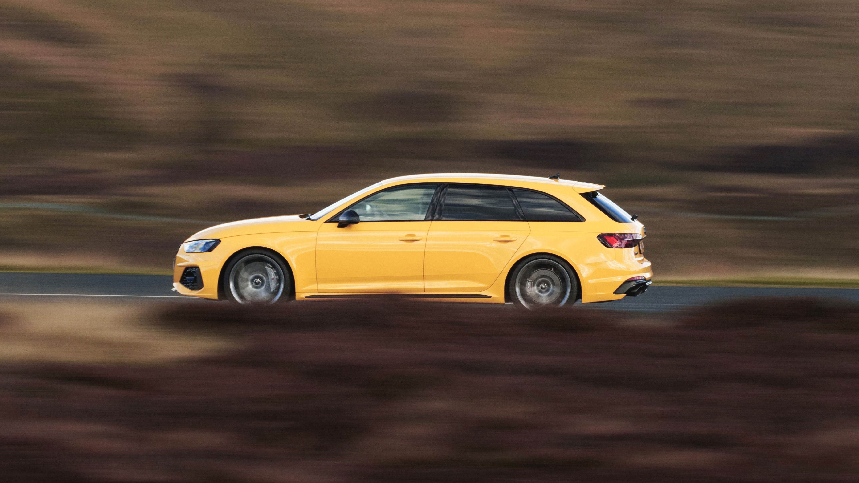Audi RS4 Edition 25 ans - côté, conduite