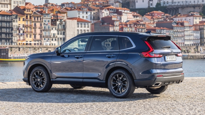 Honda CR v 2024 côté Honda CR v 2024 côté
