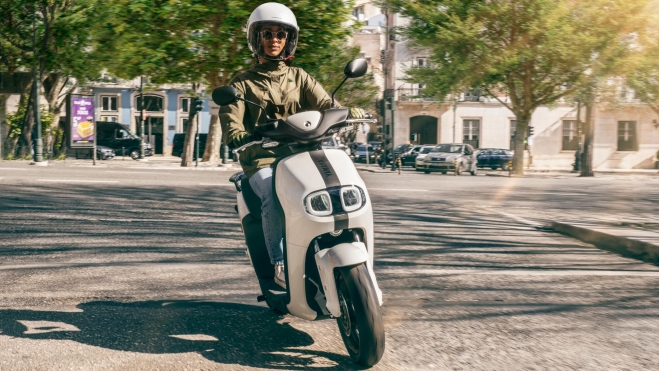 2023 Yamaha Ejo025 EU Action blanche laiteuse 003 03 2023 Yamaha Ejo025 EU Action blanche laiteuse 003 03