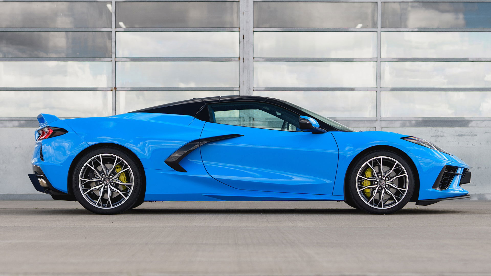 C8 Chevrolet Corvette Stingray Convertible UK Spec, côté