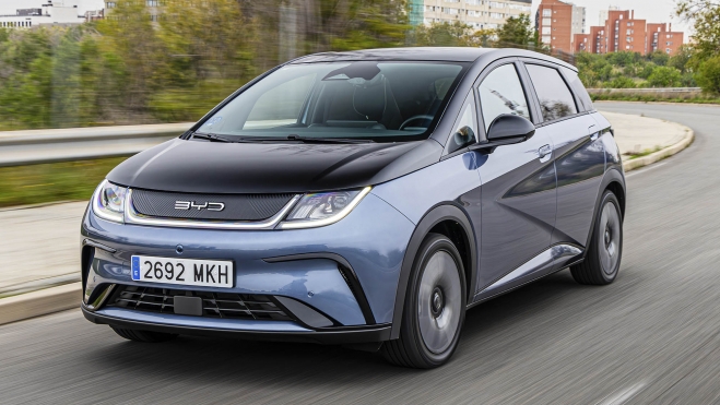 Le BYD Dolphin est désormais disponible en Espagne en deux versions d'équipement et sept couleurs. Le BYD Dolphin est désormais disponible en Espagne en deux versions d'équipement et sept couleurs.