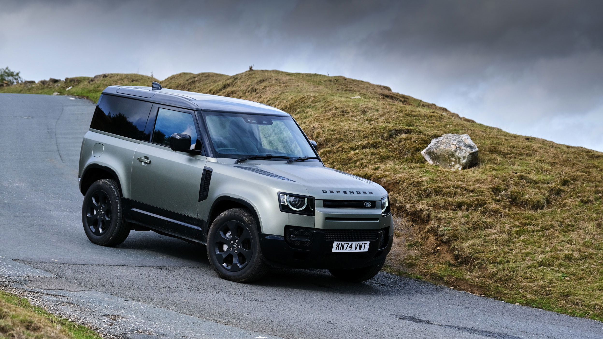 Land Rover Defender 90 - avant, conduite