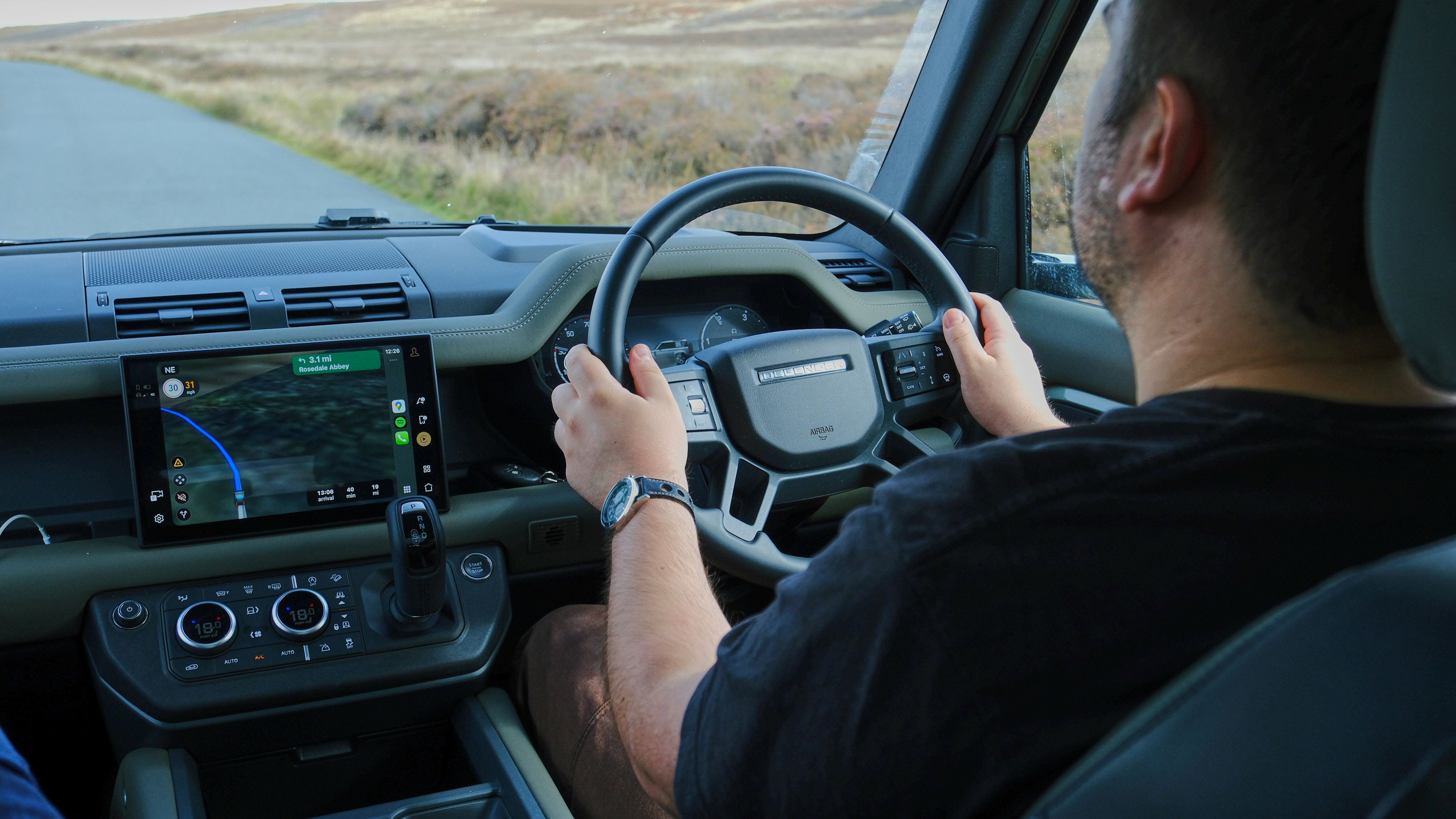 Land Rover Defender 90 - intérieur, conduite