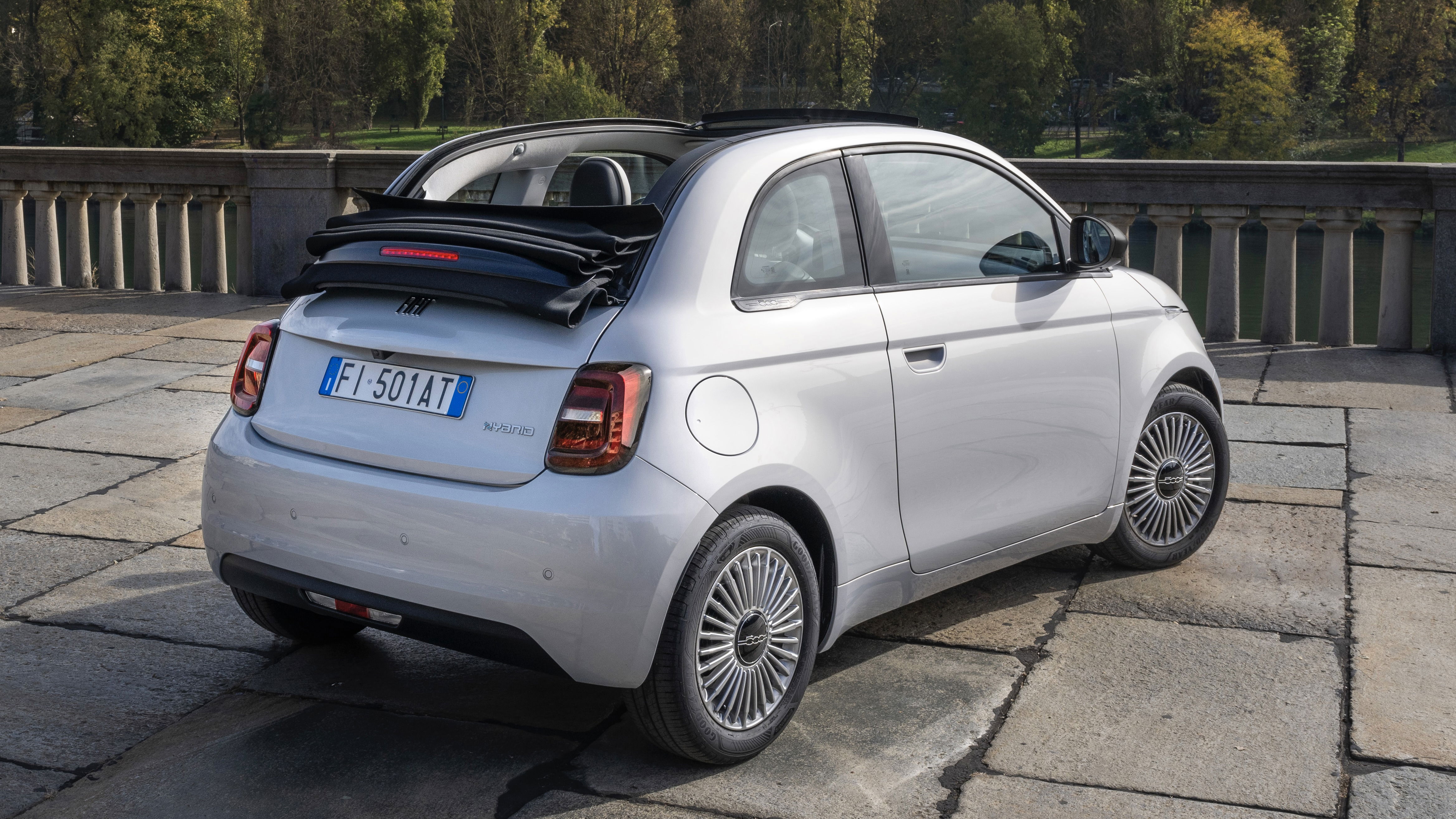 Fiat 500 Hybride Cabriolet - arrière