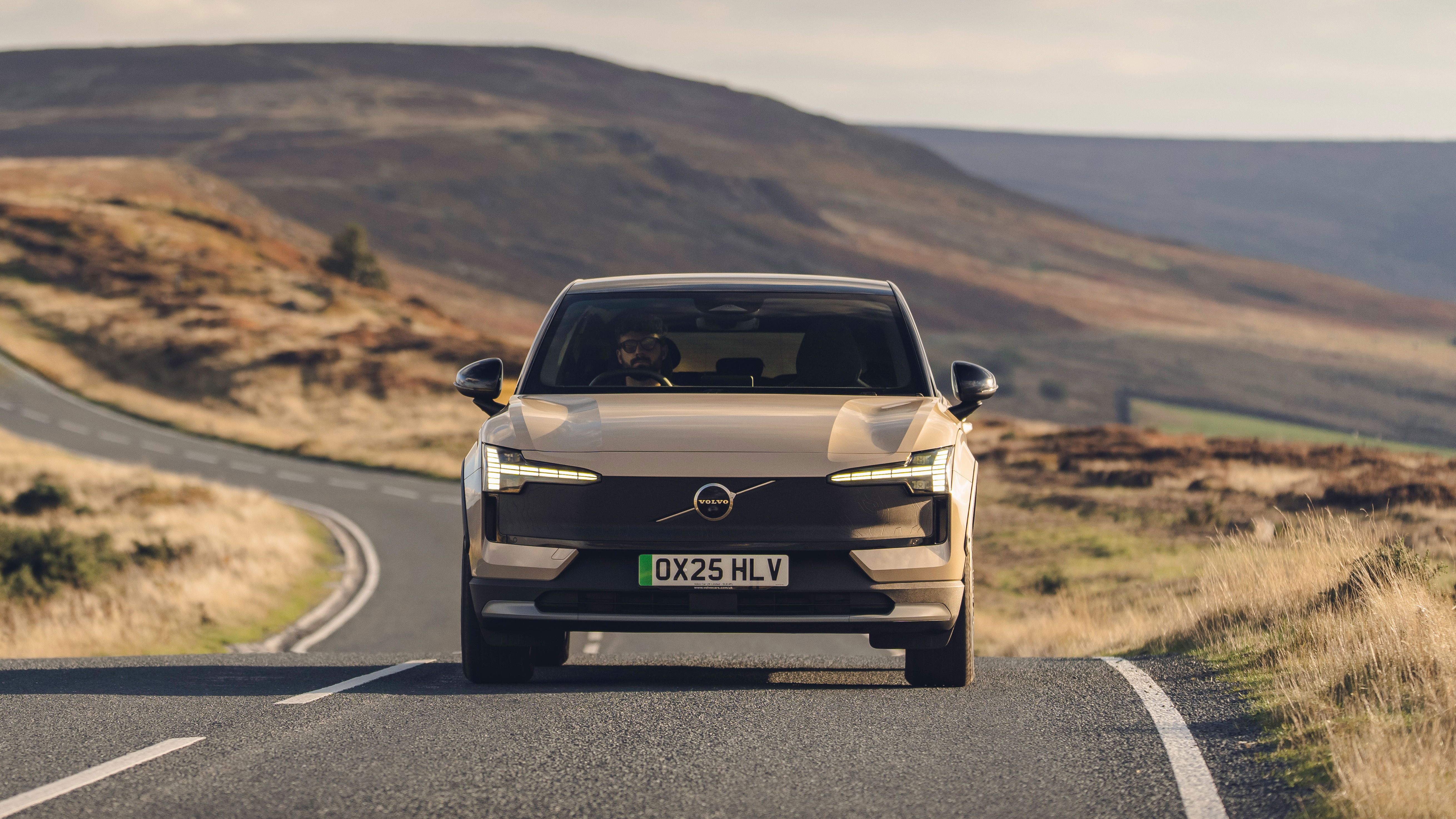 Volvo EX30 Cross Country - avant, conduite