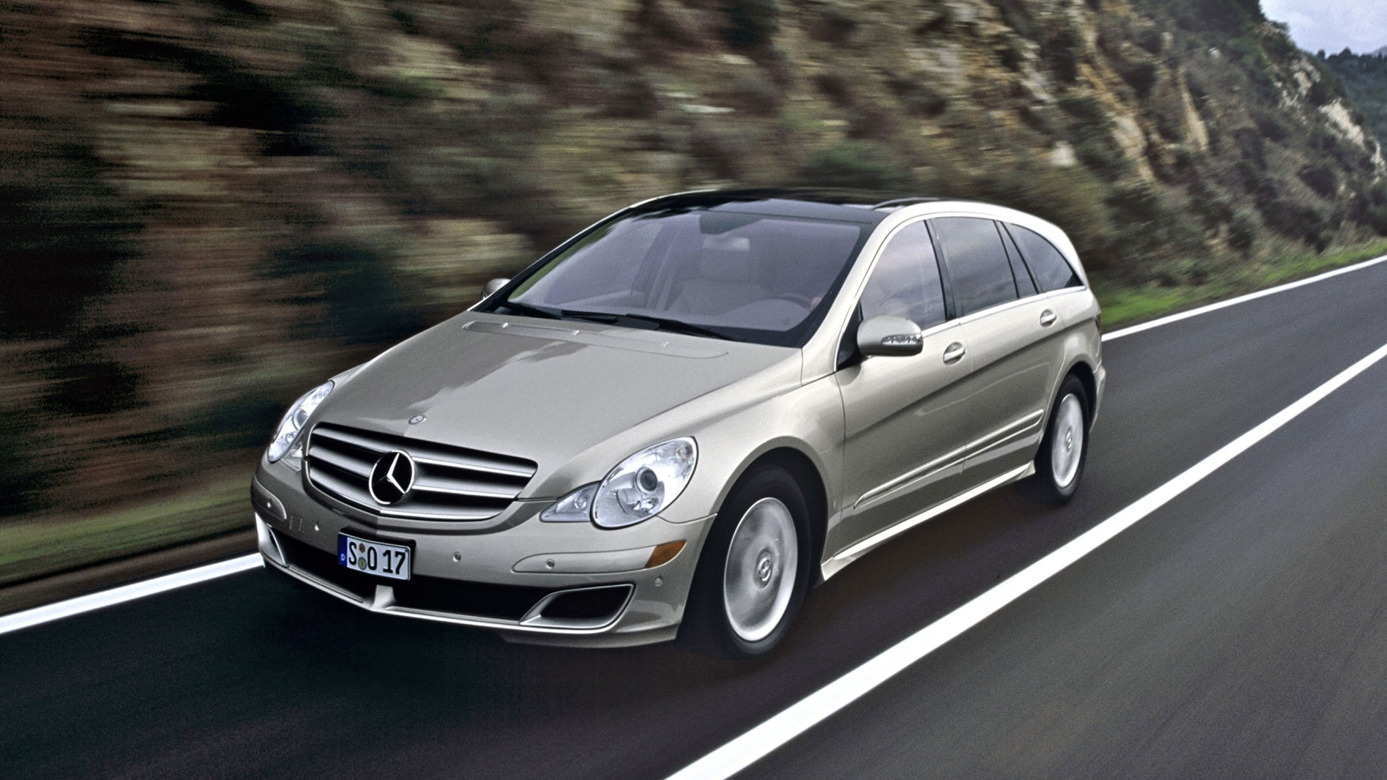 Mercedes-Benz R500