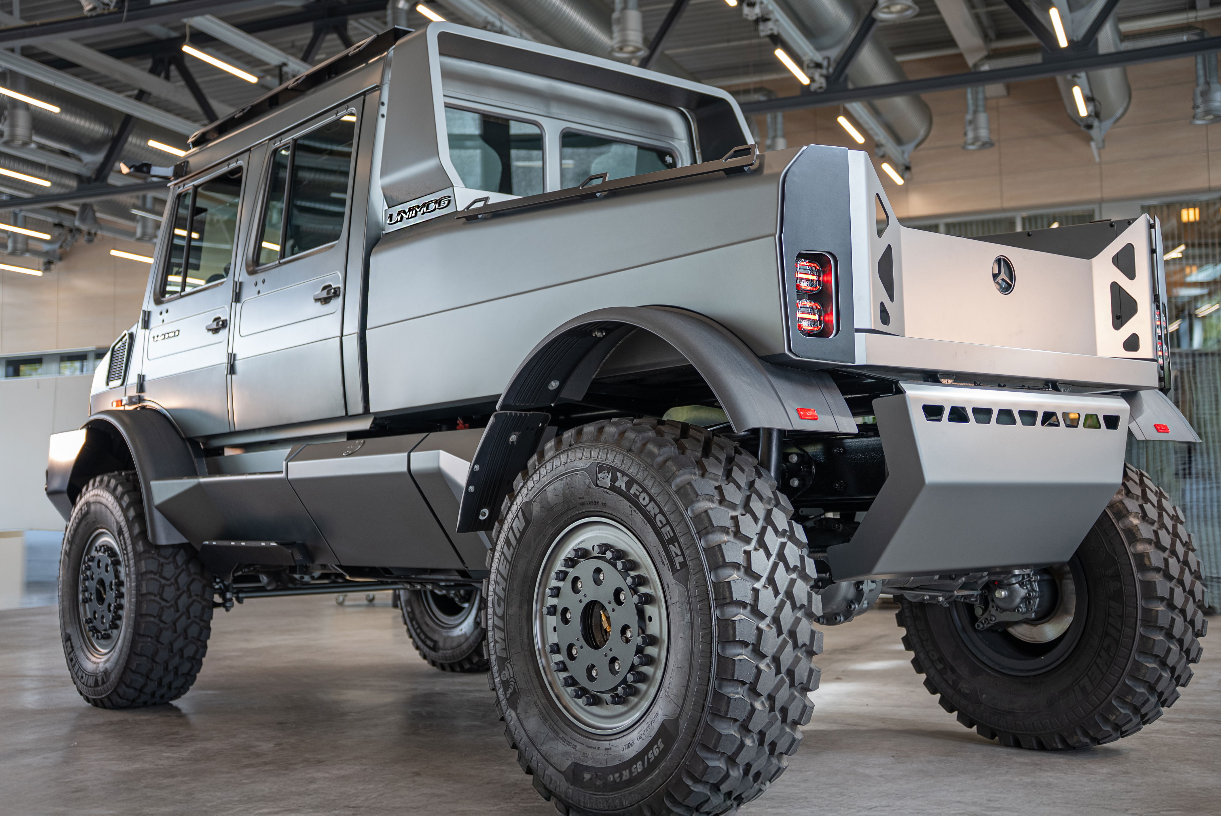 Mercedes Unimog de luxe - arrière
