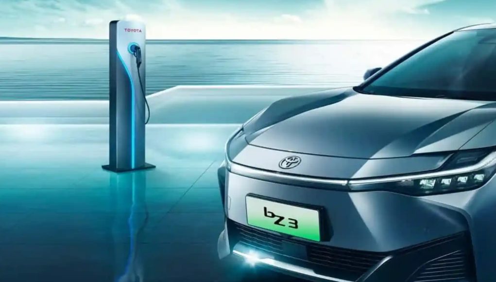 La réaction de Toyota à l'évolution de BYD avec ses voitures électriques: "Nous sommes stupéfaits"