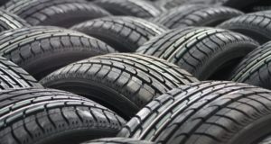 Pneu qui crève pendant un covoiturage : que faire ? pneus de voiture