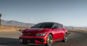 Attention ! Le prix Kia EV6 2023 connaît une hausse de 7 100 $. Hausse de 7100 € du prix de la KIA EV6