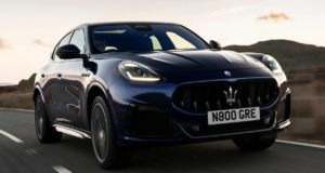 Maserati Grecale Trofeo – Motorisations, caractéristiques et prix Maserati Grecale Trofeo - Coloris bleu mat - trajetàlacarte.com