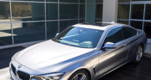 BMW attise toute l’attention sur ses modèles au salon Rétromobile 2024