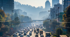 Automobile: Schneider Electric branche sa flotte Des voitures en pleine rue