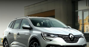 “Renault Scenic vs Skoda Enyaq : Duel au sommet des SUV à 35 000 €” "Bataille des SUV à 35 000€ : Renault Scenic contre Skoda Enyaq, lequel domine le marché européen ?"