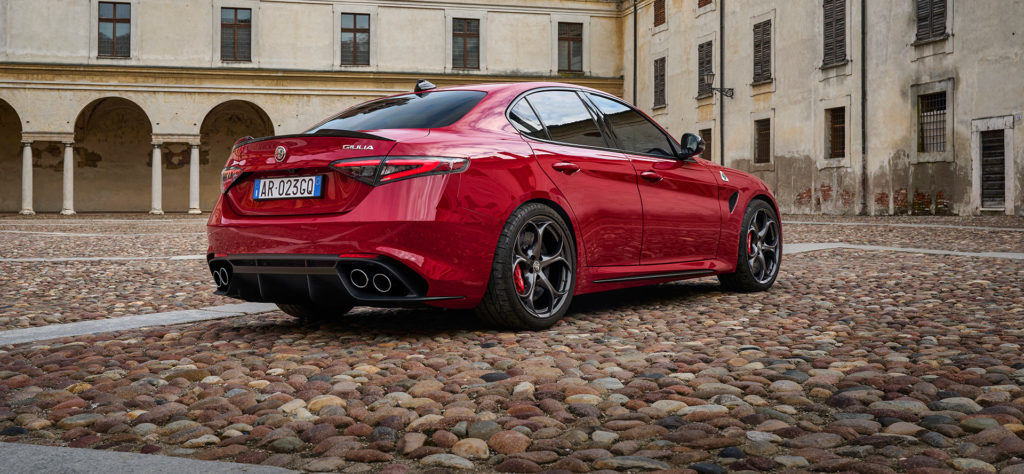 Une Alpha Romeo rouge