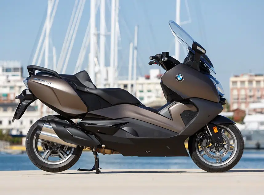 Une BMW C650GT