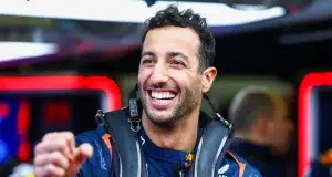 Daniel Ricciardo de l’équipe McLaren prend la tête lors du Grand Prix de Bahreïn 2024 ! Daniel Riccirado