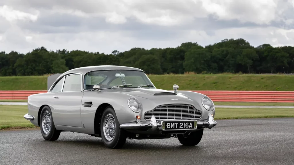 Une Aston Martin