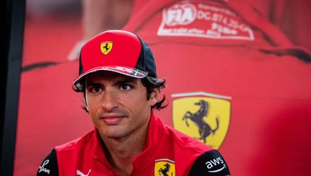 Le pilote Carlos Sainz