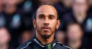 Hamilton et Mercedes distancés par Red Bull : un écart inattendu Le pilote Lewis Hamilton
