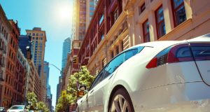 L’autonomie d’une voiture électrique augmente-t-elle lorsqu’elle est blanche ?