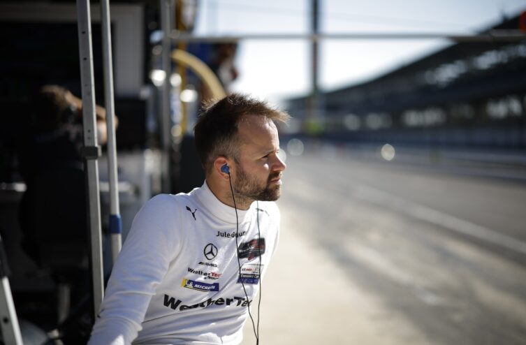 Le pilote Jules Gounon