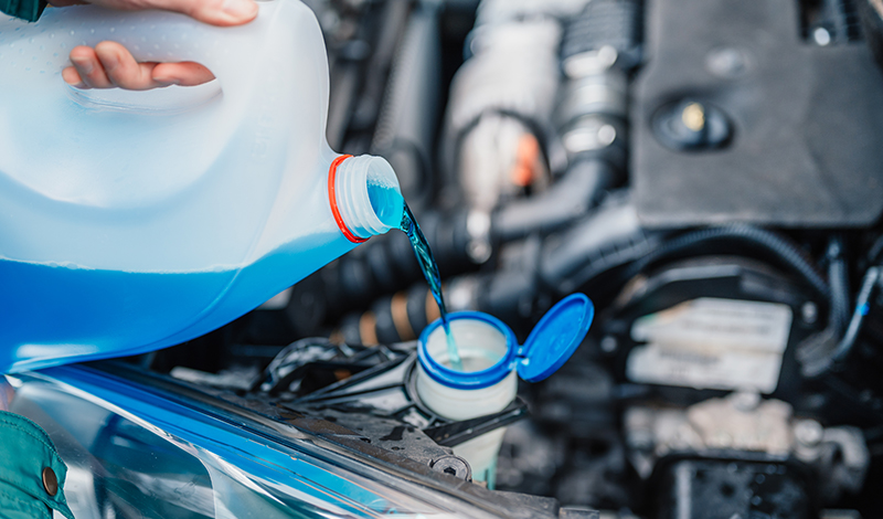 Du liquide de refroidissement voiture