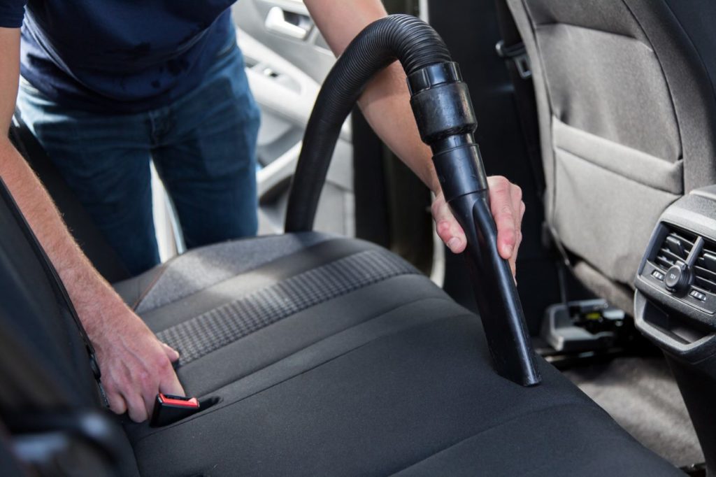 Entretien intérieur voiture