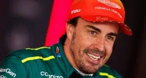 Fernando Alonso prolonge son contrat avec Aston Martin pour la saison de F1
