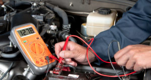 Rôle du système de charge de la voiture dans le maintient de la batterie Batt