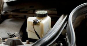 Comment savoir si votre liquide de frein est toujours bon ? Du liquide de frein