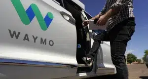 Un véhicule autonome Waymo a été coincé sur un chantier