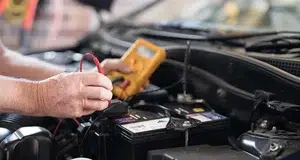 Comment tester l’état de la batterie de ma voiture? Tester batterie voiture