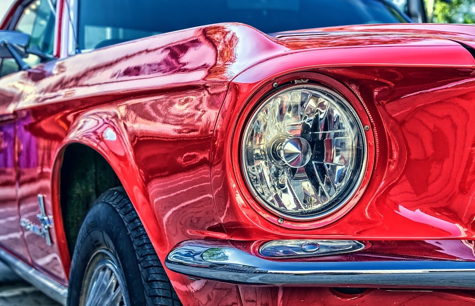 phare-voiture-rouge