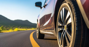 Quels sont les effets des charges lourdes sur les pneus de voiture ?