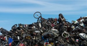 La France va-t-elle s’inspirer de la Chine, qui détruit automatiquement votre moto si elle a plus de 13 ans ? moto plus de 13 ans
