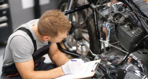 Le contrôle technique des deux-roues devient obligatoire en 2025